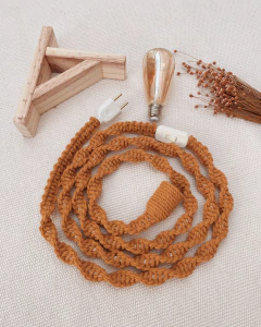 Luminária Entrelace Mostarda na internet