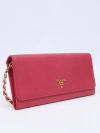 Bolsa Clutch Prada Saffiano Wallet on Chain na internet