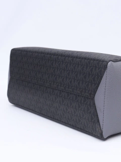 Michael Kors Signature Jet Set Tote - comprar online