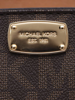 Bolsa Michael Kors Signature Spikes Crossbody - Paris Brechó