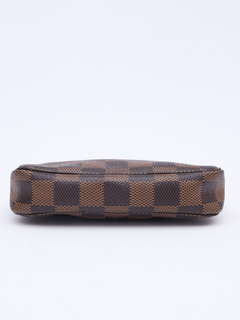 Louis Vuitton Mini Pochette Accessories na internet