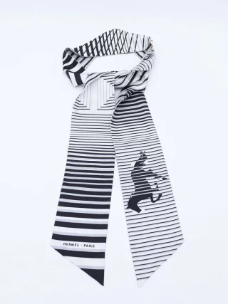 Lenço Hermès Black & White Horse