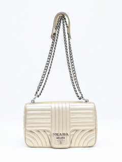 Bolsa Prada Diagramme Medium Flap - Paris Brechó
