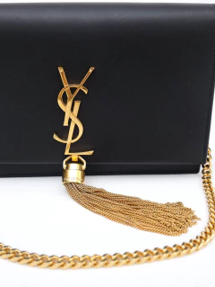 Bolsa Yves Saint Laurent Kate Preta na internet