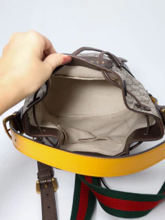 Bolsa Gucci GG Supreme Bucket
