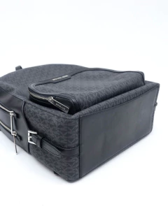 Mochila Michael Kors Jaycee na internet