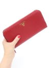 Carteira Prada Saffiano Zip Around Vermelha na internet