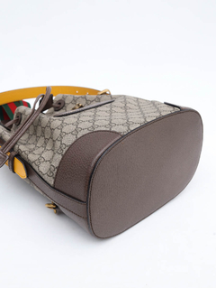 Bolsa Gucci GG Supreme Bucket - comprar online
