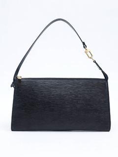 Bolsa Louis Vuitton Pochette Epi na internet