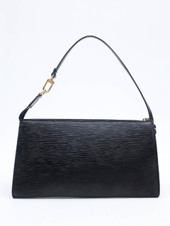 Bolsa Louis Vuitton Pochette Epi - Paris Brechó