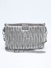 Clutch Miu Miu Matelassê Prata - comprar online