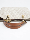 Bolsa Michael Kors Cynthia Média na internet