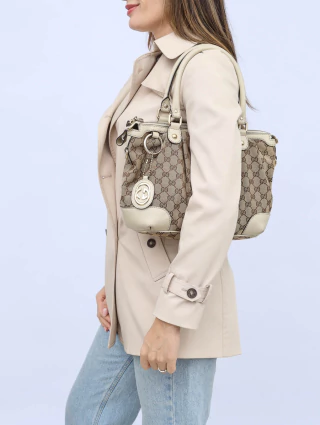 Bolsa Gucci Sukey na internet