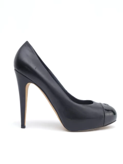 Sapato Chanel em couro e verniz - 39 BRA - comprar online