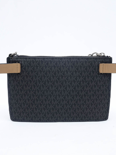 Pochete Michael Kors Fanny na internet