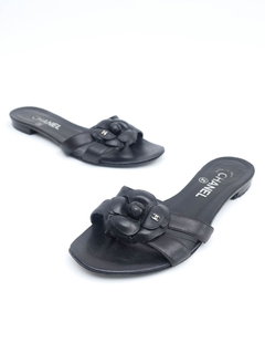 Rasteira Chanel Camélia - comprar online