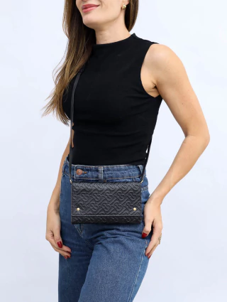 Burberry Hazelmere Wallet on Strap - comprar online