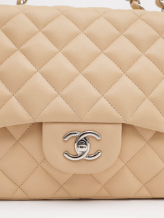 Bolsa Chanel Jumbo Lambskin Bege - comprar online