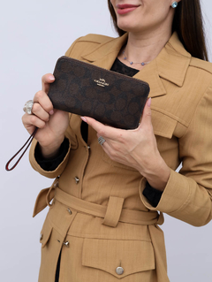 Carteira Coach Signature Marroma