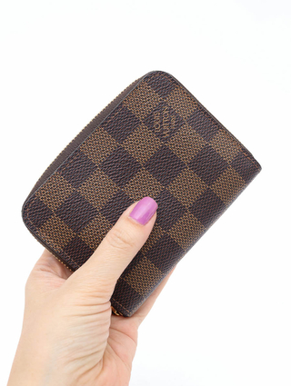 Carteira Louis Vuitton Zippy Pequena Canvas