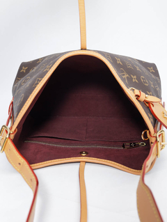 Bolsa Louis Vuitton Carryal Monogram na internet