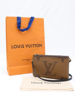 Louis Vuitton Pochette Double Zip Monogram Giant Reverse - comprar online