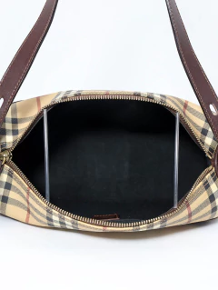 Bolsa Burberry Vintage Barrel na internet