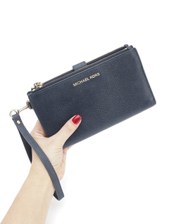 Clutch Michael Kors Couro Azul Marinho na internet