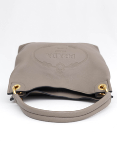 Bolsa Prada Logo Hobo Leather na internet