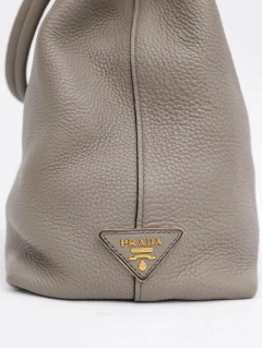 Bolsa Prada Logo Hobo Leather - comprar online