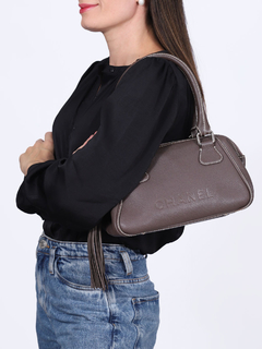 Bolsa Chanel Calfskin Small Tassel Bowler na internet