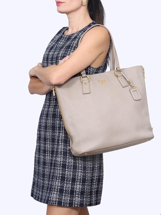 Prada Vitello Phenix Shopping Tote - comprar online