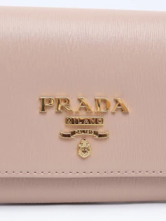 Bolsa Clutch Prada Wallet on Chain na internet