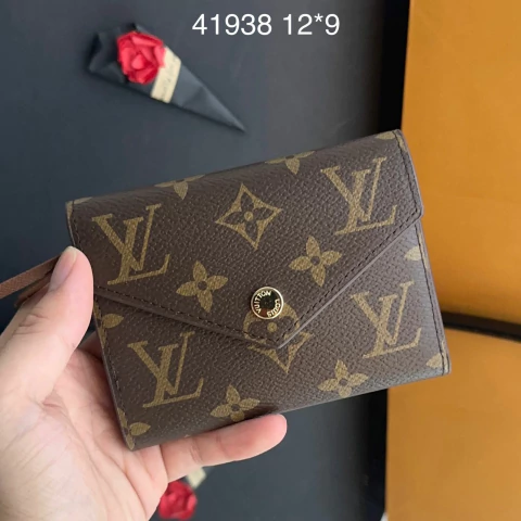 Carteira LV Victorine Monograma - buy online