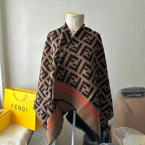 Poncho Fendi - comprar online