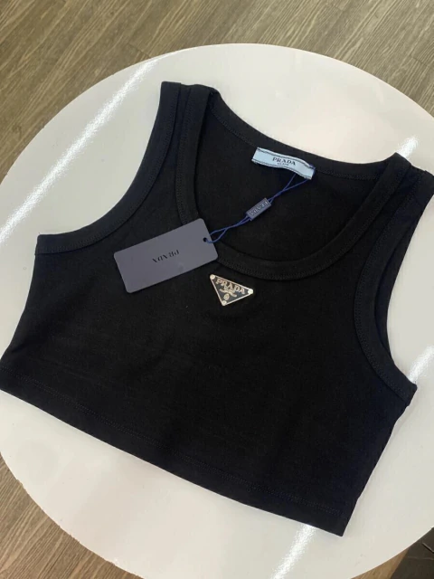 Cropped Prada na internet