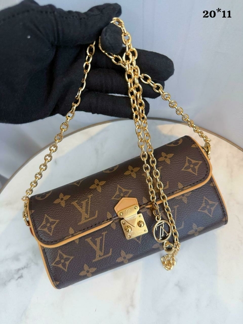 Bolsa Pochete Camille Monograma - comprar online