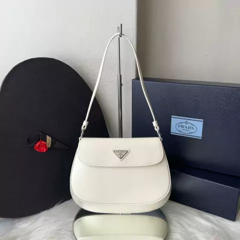 Bolsa de Ombro Cleo Escovado com aba