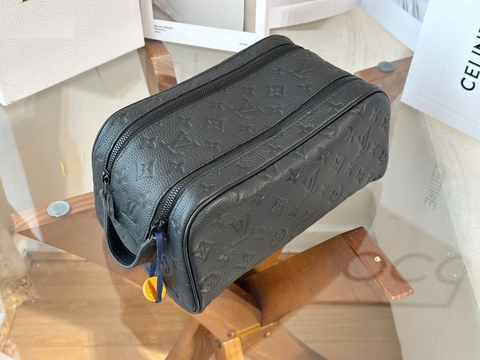 Necessaire LV Dopp Taurillon