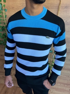 SUETER LACOSTE TRICOT LISTRADO - AZUL CLARO E PRETO COM BRANCO