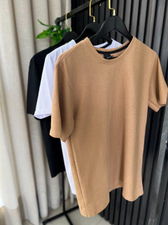 CAMISETA TEXTURIZADA - CARAMELO - comprar online