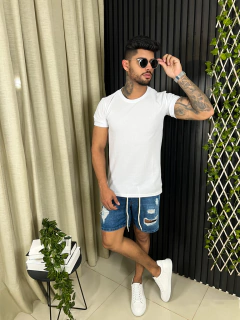 CAMISETA BÁSICA TEXTURIZADA - BRANCA