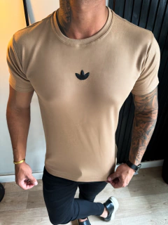 CAMISETA BASIC ADIDAS - BEGE
