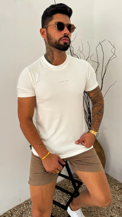 CAMISETA CALVIN KLEIN GOLA MEDIA - OFF WHITE - comprar online