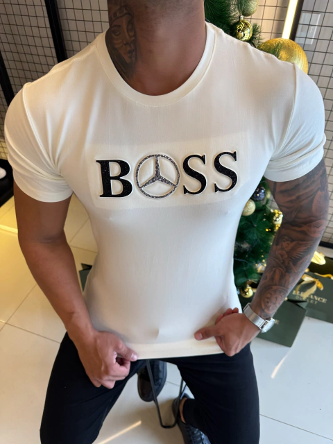 CAMISETA HUGO BOSS MERCEDES NEW - OFF WHITE