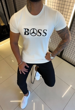 CAMISETA HUGO BOSS MERCEDES ALTO RELEVO - OFF WHITE - comprar online