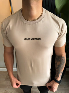 CAMISETA LOUIS VUITTON NOME CENTRAL - NUDE