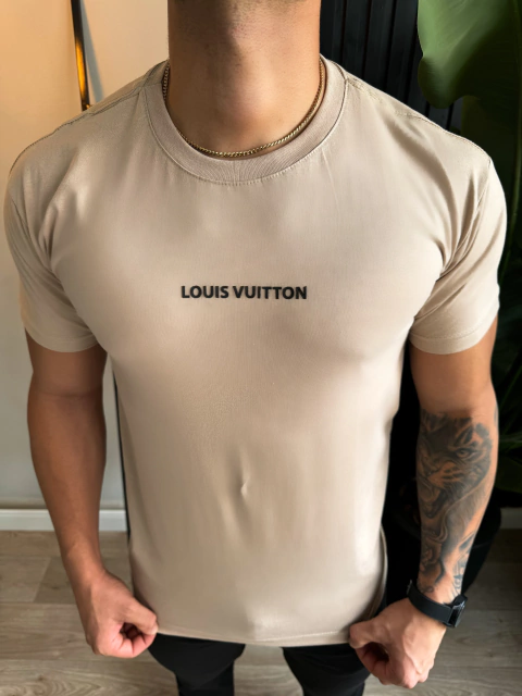CAMISETA LOUIS VUITTON NOME CENTRAL - NUDE
