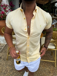 CAMISA SOCIAL MANGA CURTA RALPH LAUREN - AMARELA - EleganceOutlet