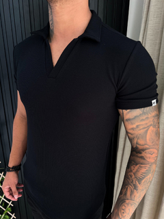 GOLA POLO TEXTURIZADA PREMIUM - PRETA - EleganceOutlet